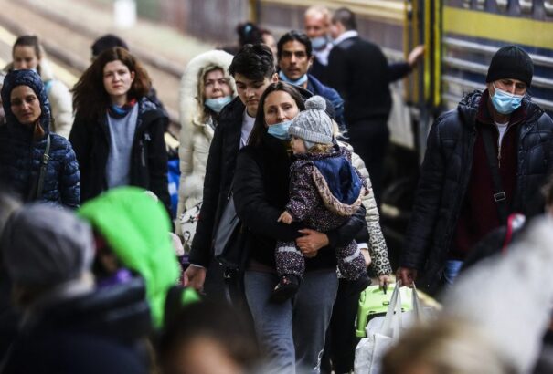 Németország korlátozná az ukrán menekültek szociális juttatásait