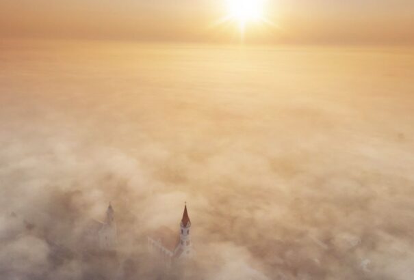 Borult, párás, ködös idővel zárul a munkahét