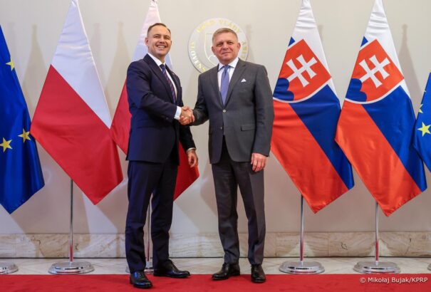 Nawrocki gratulált Ficónak az Európai Szocialisták Pártjából való kizárásához