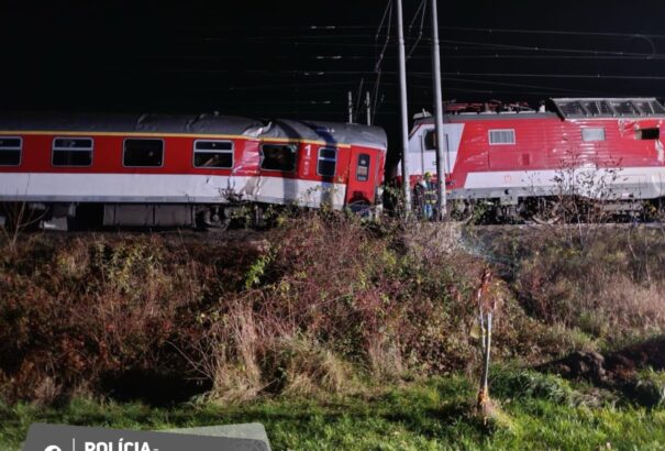 Két vonat ütközött Bazin és Pozsony között – több mint húsz a sérültek száma