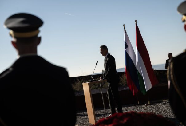 Szijjártó Péter: Tartozunk annyival az Isonzó völgyében elesett magyar katonák emlékének, hogy nem engedjük, hogy belerángassanak minket a háborúba