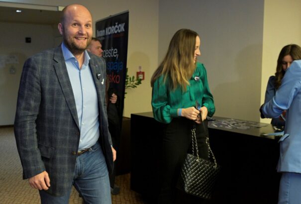 Naď megúszta: Megszüntették a büntetőeljárást az Ukrajnának adományozott haditechnika ügyében