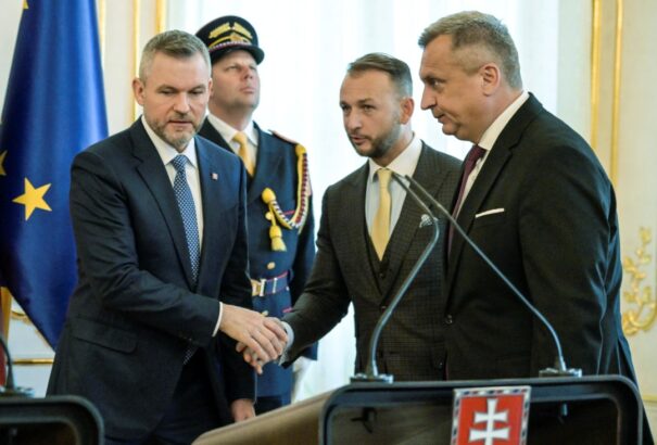 Danko: Šaško miniszternek is le kéne válnia az államfő körüli befolyásos lobbikörökről