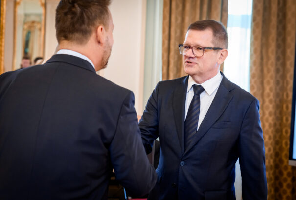 Kmec hivatala cáfolja a PS vádjait és feljelentést tesz rágalmazásért