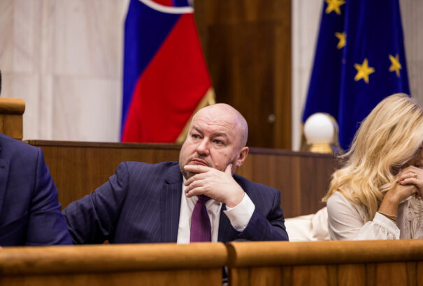 Huliak: „Ha nem vagy maffiózó vagy csaló, nincs esélyed a politikában semmit sem tenni az emberekért”