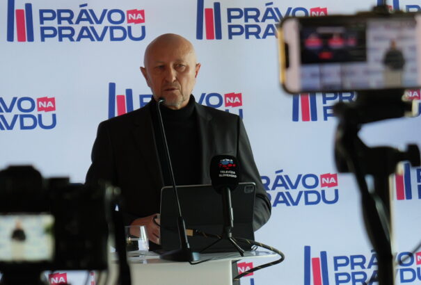 Megérkezett Zoroslav Kollár pártja, a koalíció egyelőre kivár