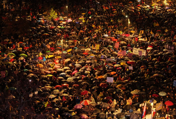 Az ellenzék Fico kormányának végét követeli, a választáson akarják legyőzni őt