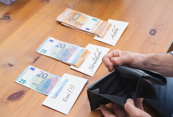 RRZ: Készülhetnek a családok, brutális lesz a megszorítócsomag hatása