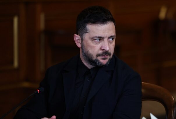 Megakadt a teljes ukránosítás terve: Zelenszkijék jegelték az orosz nyelv eltörlésének javaslatát