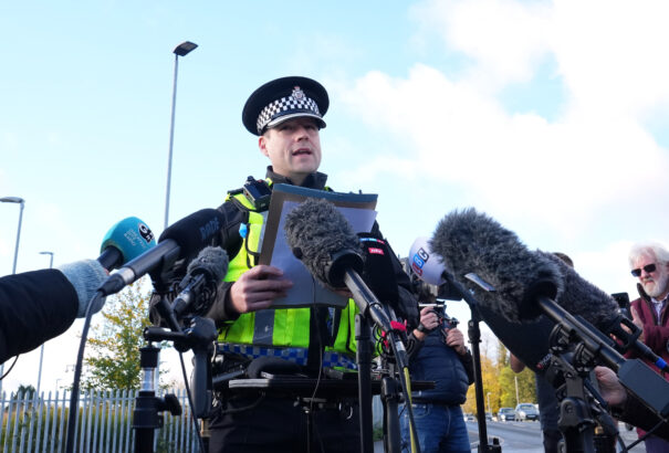 A brit rendőrség szerint nem terrortámadás volt a vonatos késeléssorozat