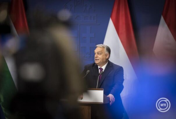 Tizenegy pontos vállalkozási adócsökkentési megállapodást jelentett be Orbán Viktor