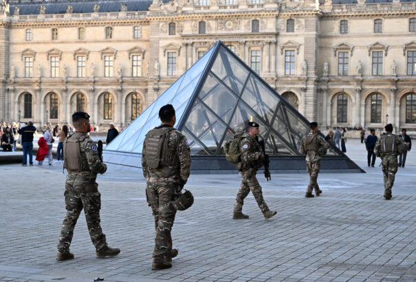 „LOUVRE” – ez volt a világ leggazdagabb múzeumának jelszava