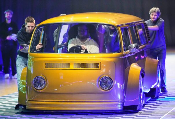 Őrült jóslat? Az évtized végére búcsút mondhatunk a Mercedesnek, a BMW-nek és a Volkswagennek