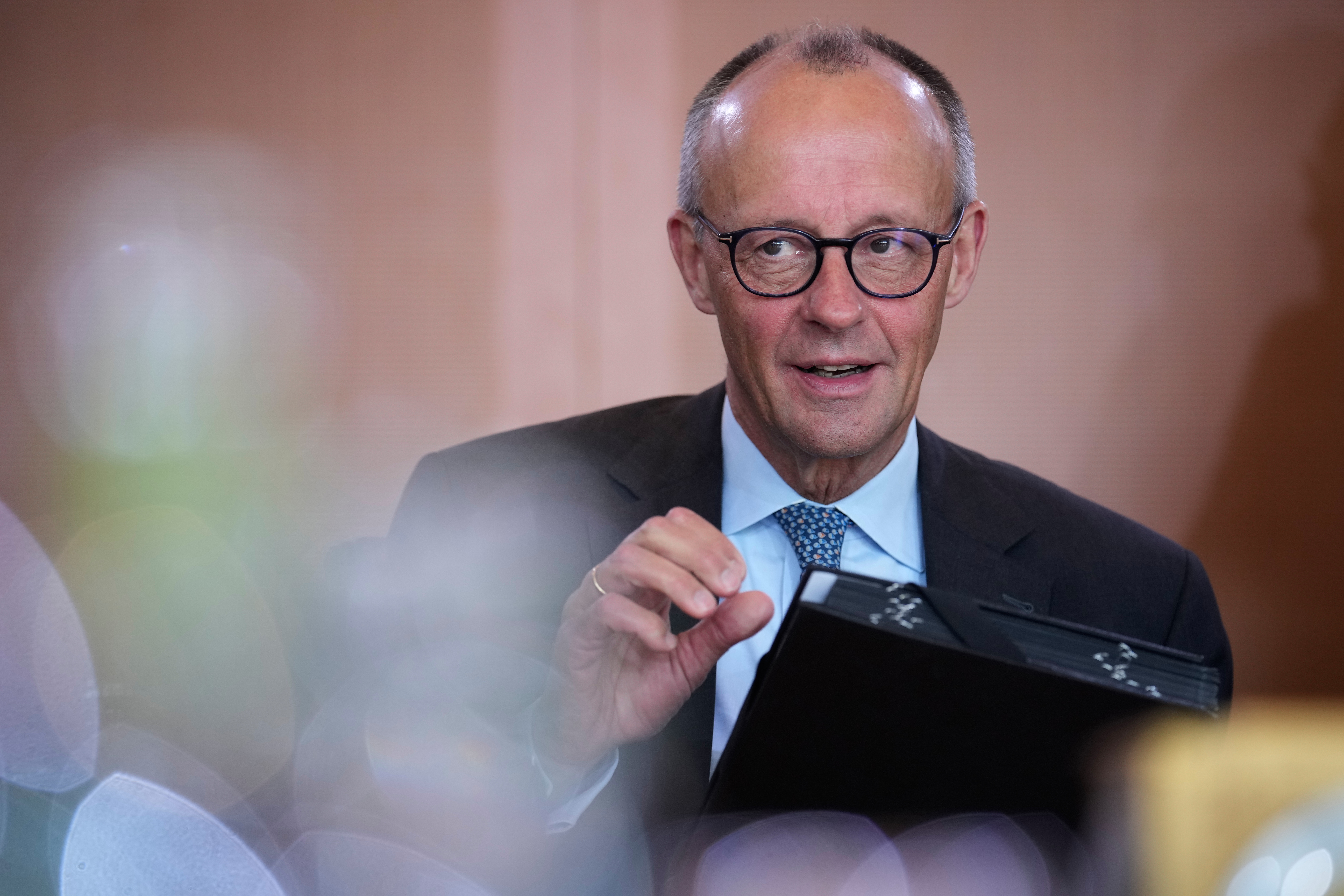 Németország további hárommilliárd euróval emeli az Ukrajnának nyújtott segélyt