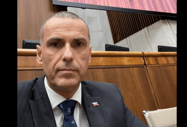 Žilinka: Törvénysértő volt a mentőtender leállítása