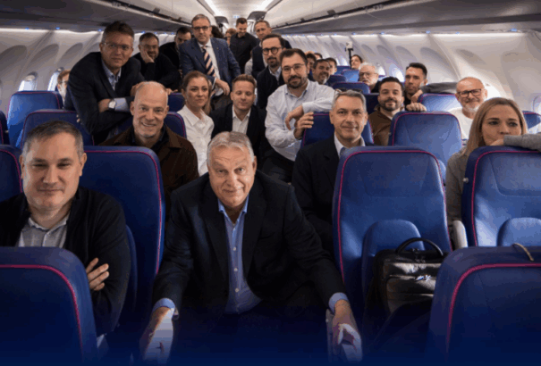 Orbánék elindultak Washingtonba a történelmi csúcstalálkozóra