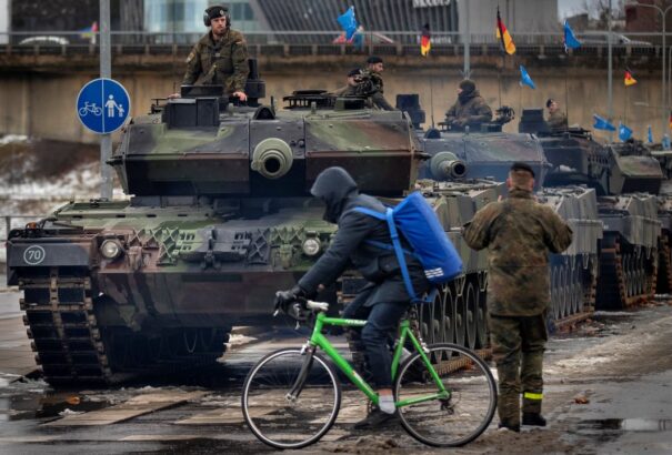 Németország egy teljes dandárt telepít Litvániába. Milliárdokba fog kerülni