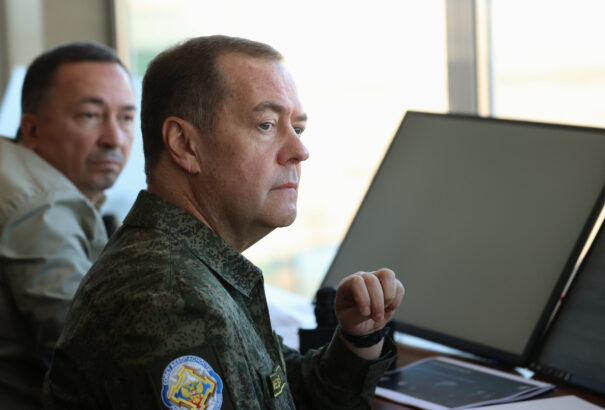 „Vérszomjas kijevi bohócok” – így küldte el melegebb éghajlatra az ukránokat Dmitrij Medvegyev