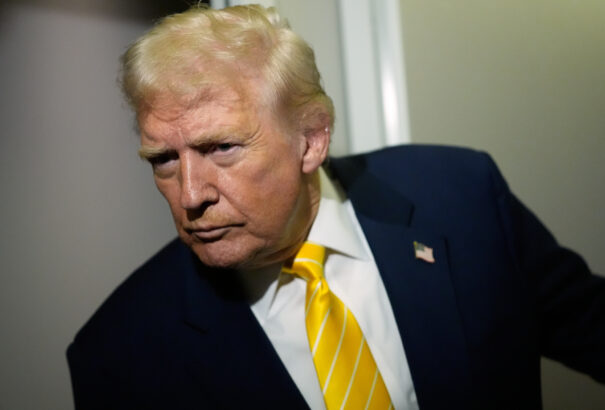 Trump ötmilliárd dollárra perelelheti a BBC-t a „meghamisított” beszéde miatt