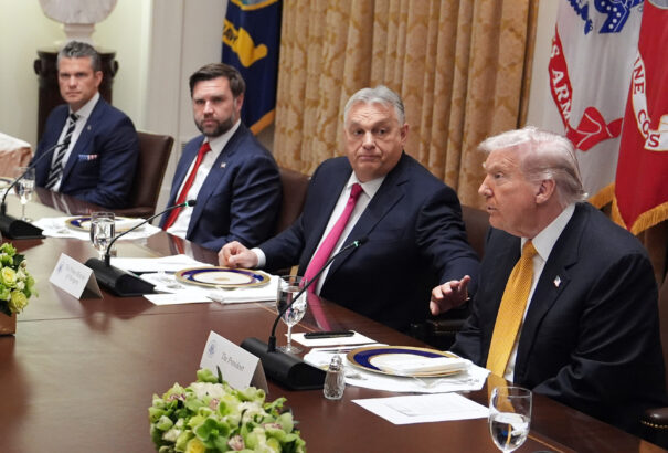 Mitől menthette meg Orbán Viktor washingtoni útjával Magyarországot és Szlovákiát?