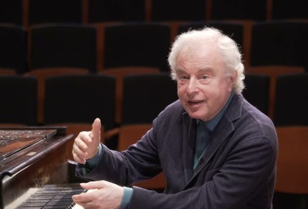 Füstbombákkal támadtak Párizsban Schiff András zongoraművész és izraeli kollégája, Lahav Shani koncertjére