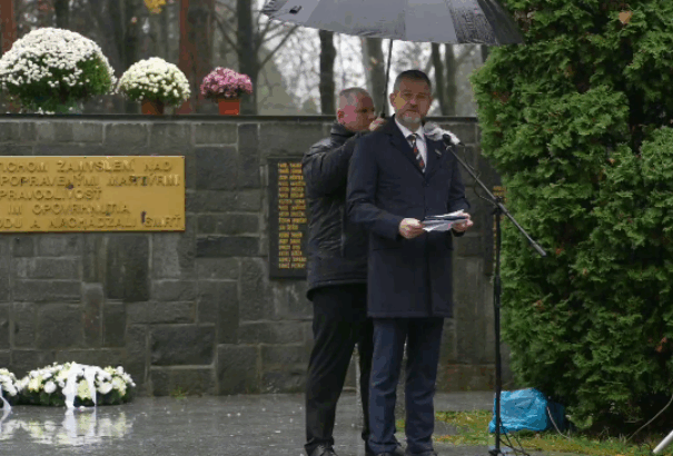 Pellegrini: A bársonyos forradalom évfordulójának nem szabadna megosztania a társadalmat