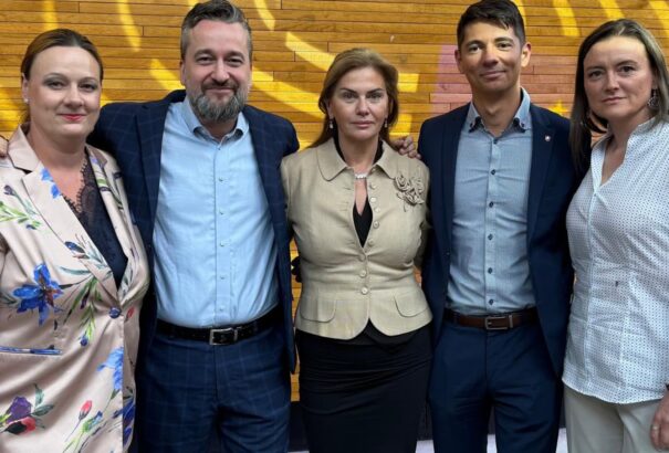 Fico nem csatlakozik a Patriótákhoz, hanem új frakciót hozhat létre a „béke barátaival”