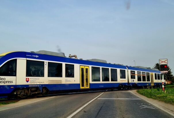 Halálos vonatgázolás Pozsonyban – egy 38 éves férfi a helyszínen életét vesztette