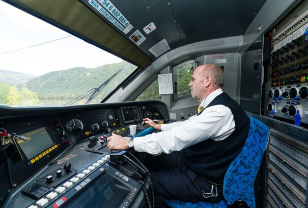 Ráž miniszter figyelni akarja a mozdonyvezetőket, kamerák vásárlását tervezi. Új kártyákkal is ellenőrizni fogják őket